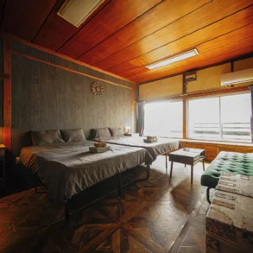 Wanderlust Inn Hotels near Hasedera