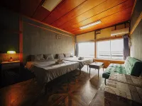 Wanderlust Inn - Pensions
