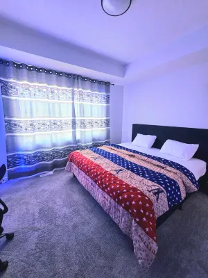 SwitHome Properties Private Master Bed & Bath #1 Cautley Near YEG Airport