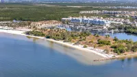 Mangrove View 2BR - Pool Hot Tub Gym Access