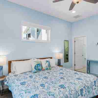 4B Balcony Beachfront Access to Indian Rocks Beach Rooms