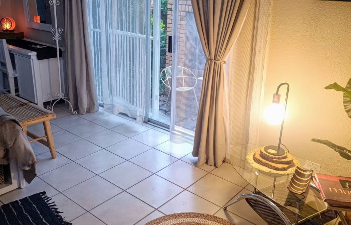 Private cottage, sleeps 2, perfect for work & play