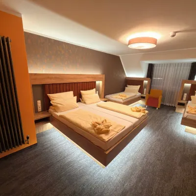 โรงแรมไฮเดอคือนิก เชลเล โรงแรมใกล้C&A