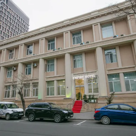 Empire Hotel Отели рядом с достопримечательностью «Площадь Свободы»
