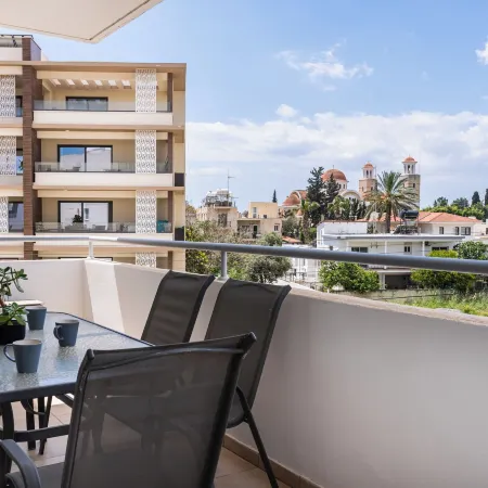 2BR Apt Near Larnaca Beach & Center