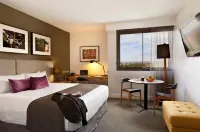 East Hotel and Apartments