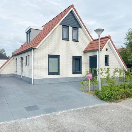 Holiday Home with Pet-Friendly Garden