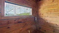 Isaiah's Cabin by Avantstay Private Hot Tub + Fire Pit + Mountain Views Near Smokies + Townsend - 民宿