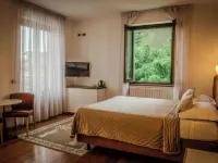Hotel Sonenga Hotele w: Menaggio