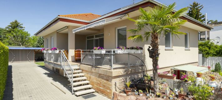 Beige Hotels in Balatonfoldvari