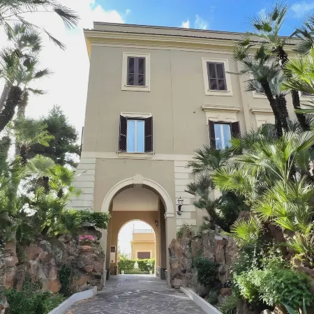 Villa Angelina Отели рядом с достопримечательностью «Мавзолей Святой Констанции»