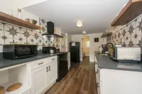 Dog Friendly Cottage on Lake Pontoon Available - 4-Star