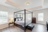 Two-story, Lakefront Getaway With Dock, Beach, Grill, 2 Kayaks, 2 Canoes, AC - 3-Star