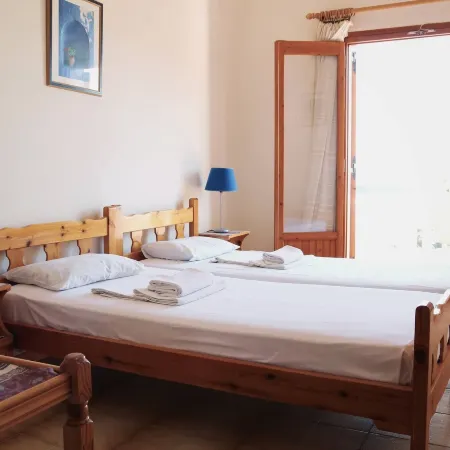 Seaview Self Catering Apartment - Helen No 1