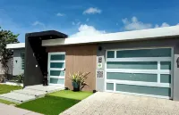 Family Fun/5 Min Airport & Beach/Jacuzzi, BBQ/Kids Pool,Ping Pong /Solar Panels - 私人泳池