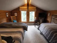 Entire 7Br House on Gore Creek · Walk to Both Villages · Hot Tub · Sleeps 16 - Chalets