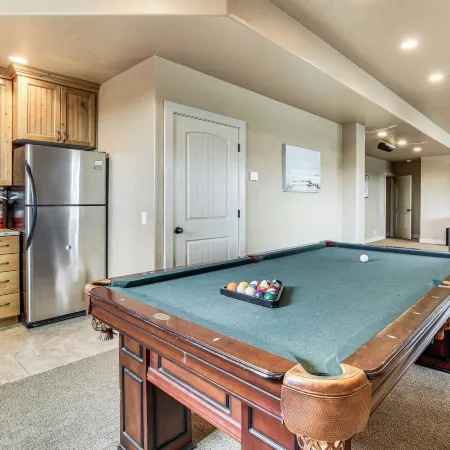Private Beach Access! Luxe 7Br Bear Lake Cabin