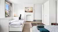 Charming Two Bedroom Apartment in Strawberry Hill - Wi-Fi