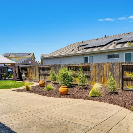 Sophisticated Sanctuary: 8 Mi to Lodi Wineries!