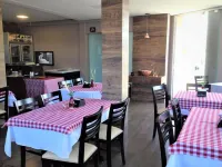 Lara's Hotel - breakfast