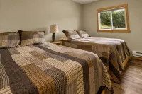 "Haufer Hall" - Charming 2-bedroom cabin on beautiful Little Boy Lake. - Hytter