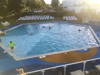 Freesia 3 Bedroom Modern Caravan Rockley Park, Poole Harbour, Dorset. Dogs free. - Pool
