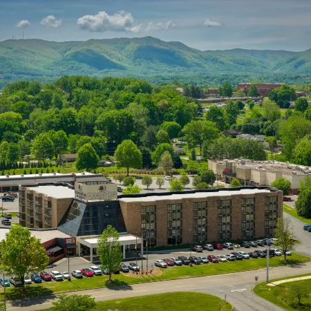 DoubleTree by Hilton Hotel Johnson City