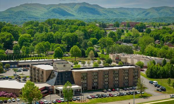 DoubleTree by Hilton Hotel Johnson City