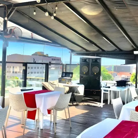 The Upperhouse Hotel Boutique Stay with City & River Views