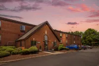 HomeTowne Studios & Suites Greensboro - Parkplatz