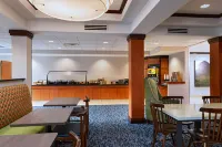 Fairfield Inn & Suites Tulsa South Medical District - مسبح