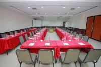 Parkside Mandarin Hotel Pekalongan - Parkplatz