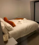 Stylish City Centre Penthouse w/ Free Parking - 2-Star