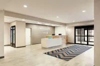 Hampton Inn & Suites Valparaiso - parking