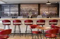 Freepoint Hotel Cambridge, Tapestry Collection by Hilton - bar