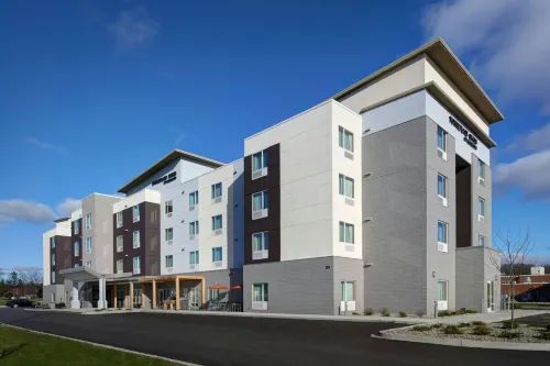 TownePlace Suites Grand Rapids Airport - Airport Shuttle