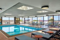 Delta Hotels Muskegon Convention Center - parking