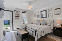 Historic Apt near river street and Broughton - 3-Star