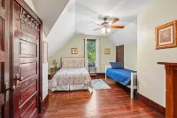 Historic charm in downtown Tryon; 18 Minutes from Tryon Intl Equestrian Center - Homestays