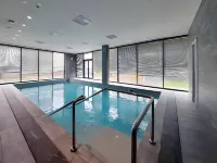 Quarto Verde Apartments - Pool