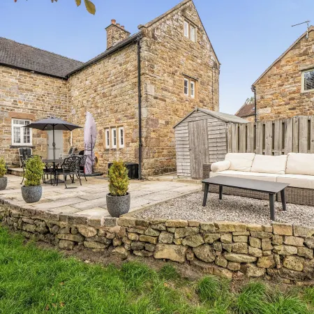 Stunning Cosy Rustic Farmhouse Alton Towers Peaks