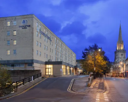 ダブルツリー バイ ヒルトン バス バースのホテル