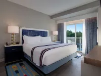 Fenwick Shores, Tapestry Collection by Hilton Hotels near Northside Park