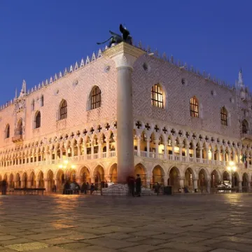 Ai Mori d'Oriente Hotels near Venice Santa Lucia Station