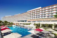 Hilton Okinawa Chatan Resort - Sea View
