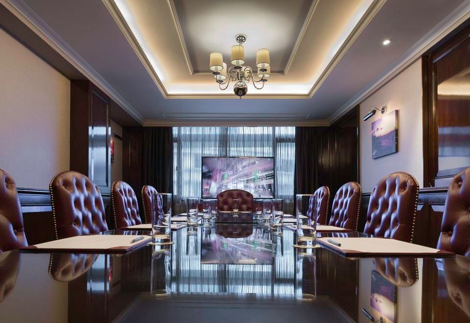 2. 마르코 폴로 홍..