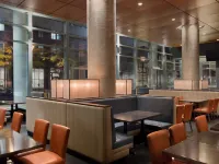 Embassy Suites by Hilton Montreal Hotels near Quebecor