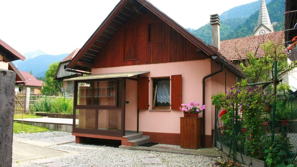 House with One Bedroom in Pontebba, with Wonderful Mountain View and Enclosed Garden Near the Slopes