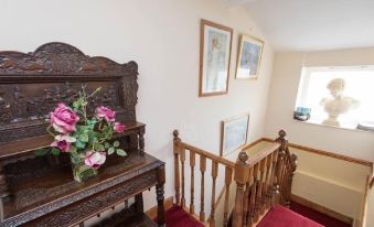 Riverside Bed and Breakfast - Housity