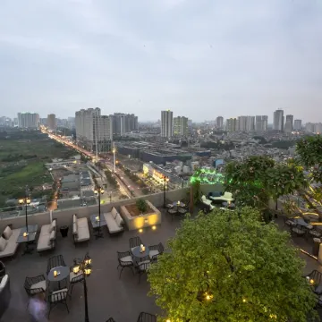 Wyndham Garden Hanoi Отели рядом с достопримечательностью «Университет Естествознания»